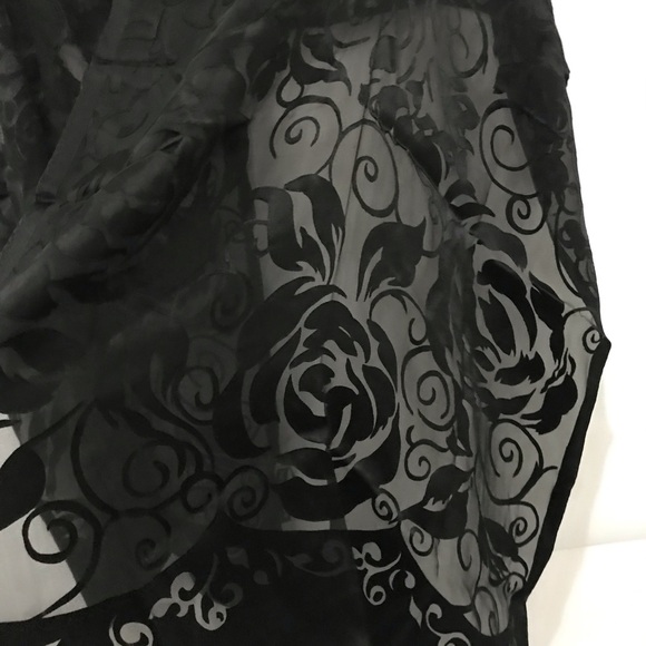 NWT Halston Elegant Black Floral Silk Blend Scarf - Picture 2 of 6